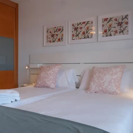 Av Avda. Costa 108 * Gijón